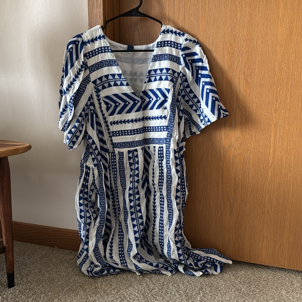 Old Navy Women’s Jacquard Swing Dress (Black and white in separate listing)